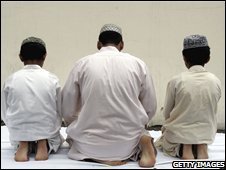  45067686 5 1 - Muslims celebrate end of Ramadan