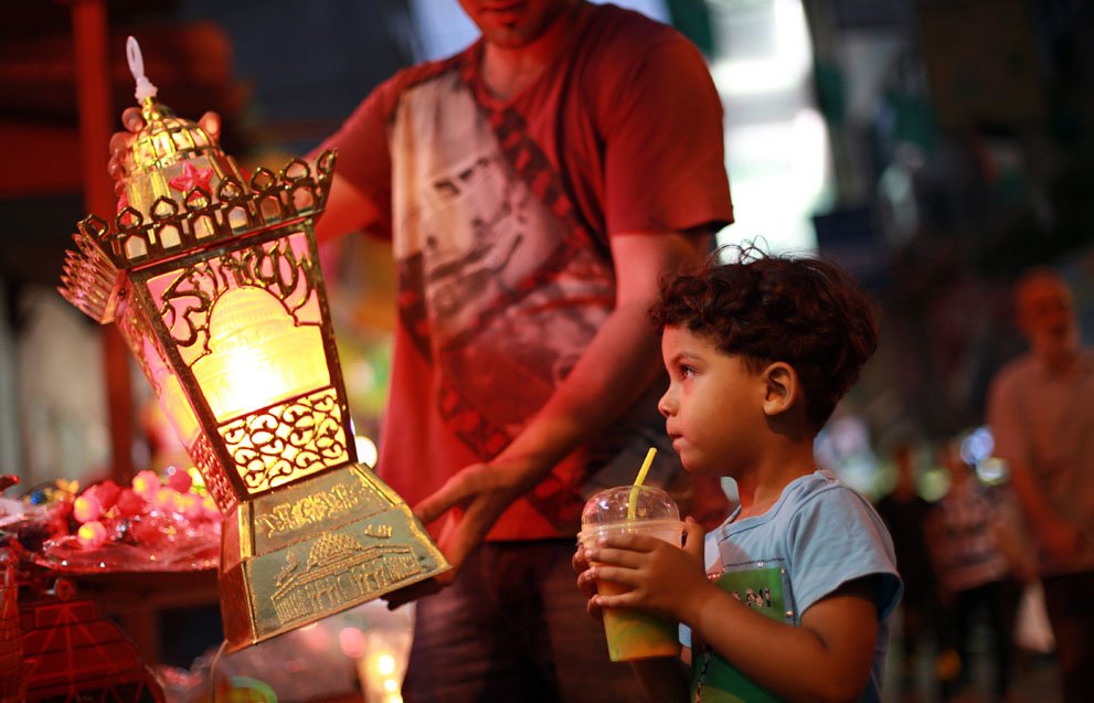 s r07 73077539 1 - Ramadhan 2013 around the world in pictures